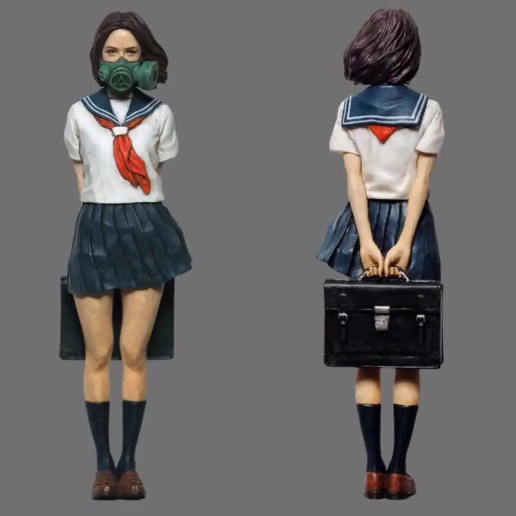 1/35 Resin Model Kit Modern Asian Girl in a Gas Mask Schoolgirl Unpainted - Model-Fan-Store