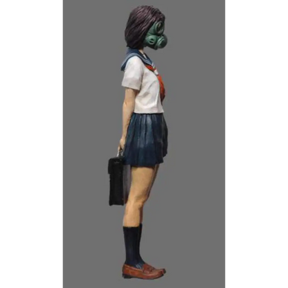 1/35 Resin Model Kit Modern Asian Girl in a Gas Mask Schoolgirl Unpainted - Model-Fan-Store