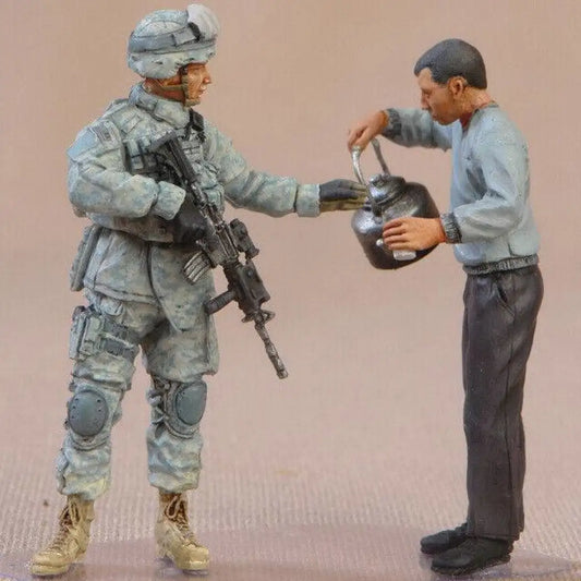 1/35 Resin Model Kit Modern US Army Soldier and Civil Man Unpainted A28 - Model-Fan-Store