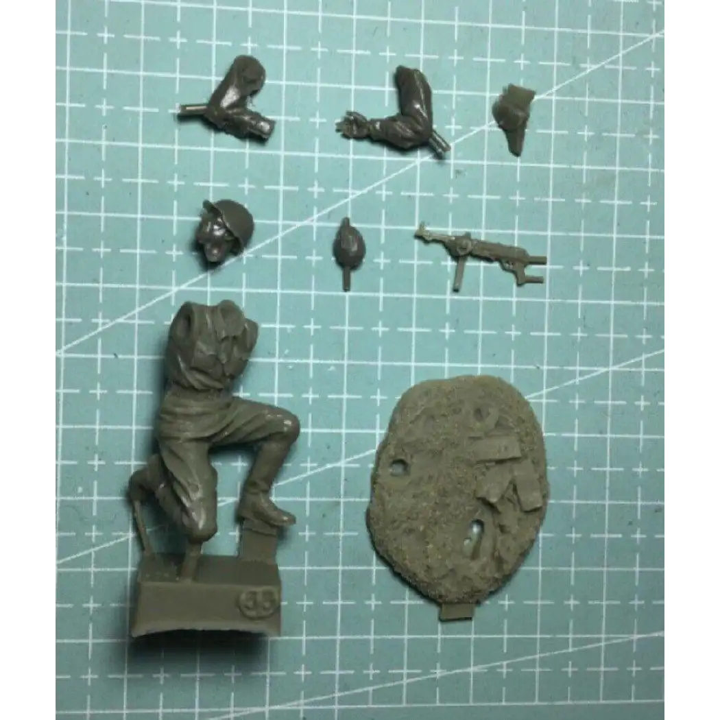 1/35 Resin Model Kit Soviet Soldier Infantryman Scout WW2 Unpainted - Model-Fan-Store