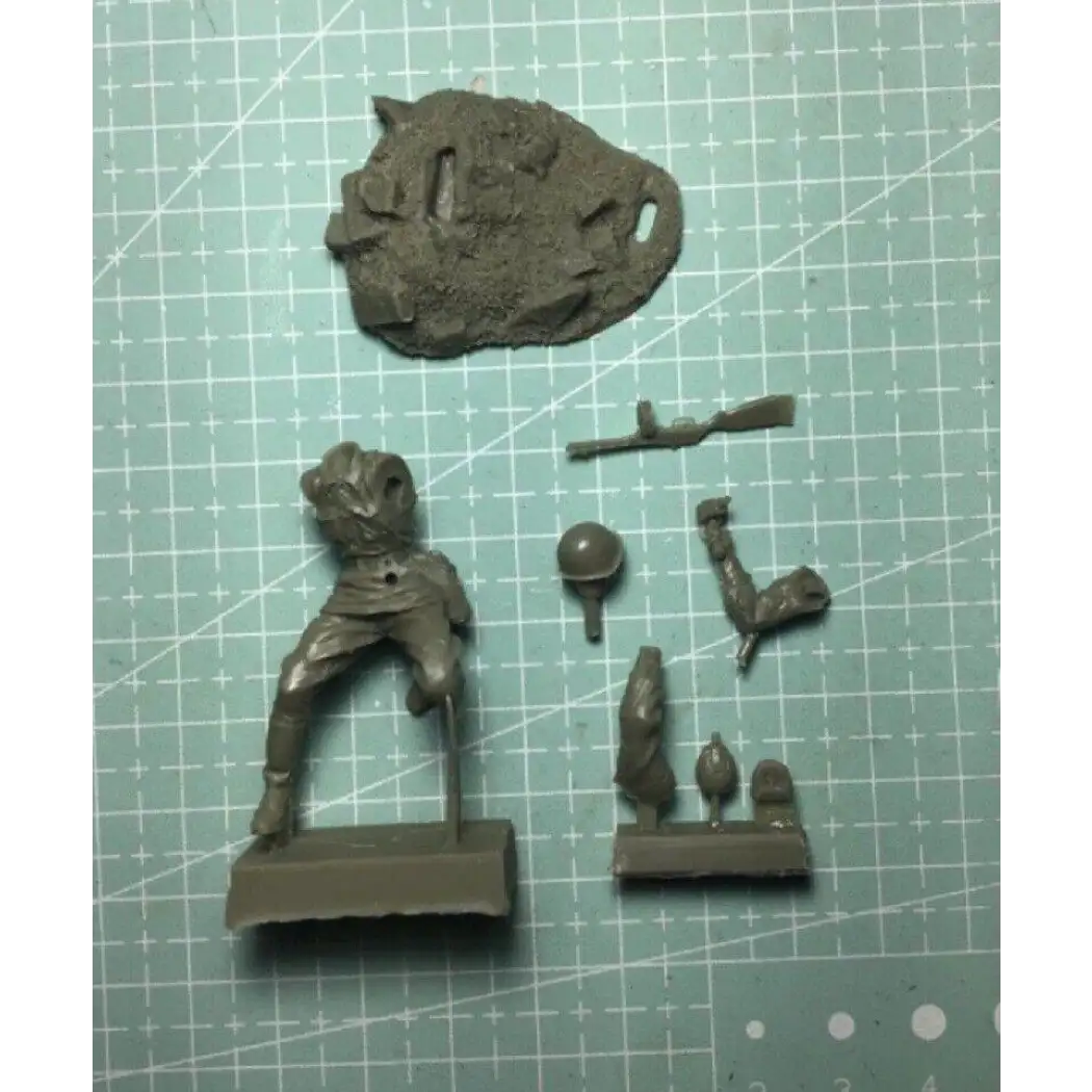 1/35 Resin Model Kit Soviet Soldier Infantryman Shooting Position WW2 Unpainted - Model-Fan-Store