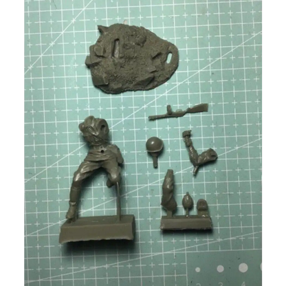 1/35 Resin Model Kit Soviet Soldier Infantryman Shooting Position WW2 Unpainted - Model-Fan-Store