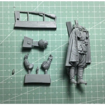 1/35 Resin Model Kit Soviet Soldier Infantryman WW2 Unpainted - Model-Fan-Store