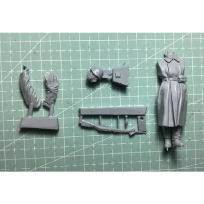 1/35 Resin Model Kit Soviet Soldier Infantryman WW2 Unpainted - Model-Fan-Store