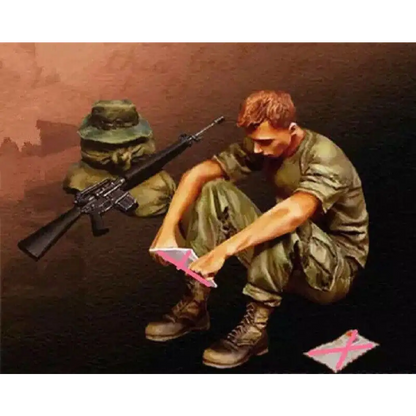 1/35 Resin Model Kit Vietnam War US Army Soldier Reading a Letter Unpainted - Model-Fan-Store