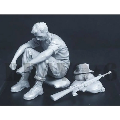 1/35 Resin Model Kit Vietnam War US Army Soldier Reading a Letter Unpainted - Model-Fan-Store