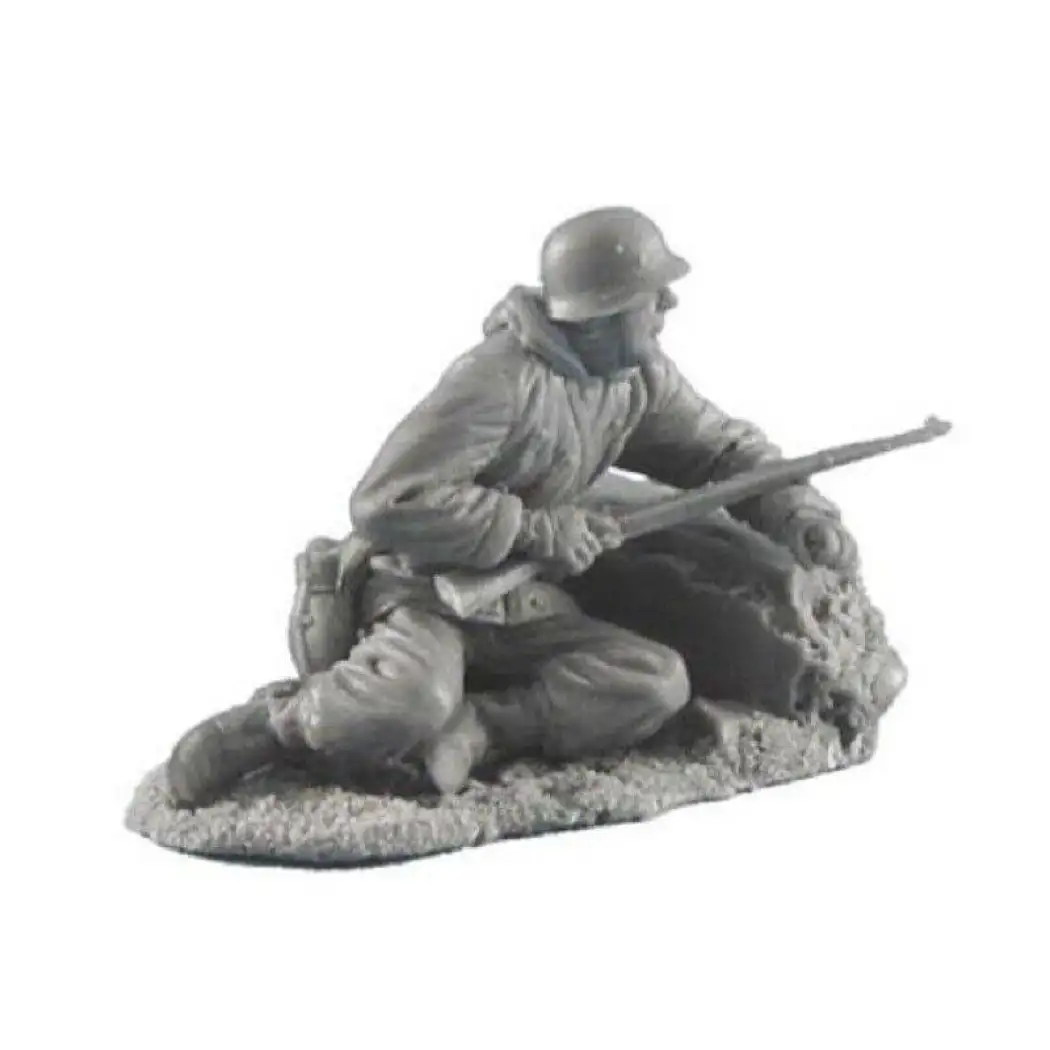 1/35 Resin Model Kit Winter German Soldier Infantryman WW2 Unpainted - Model-Fan-Store