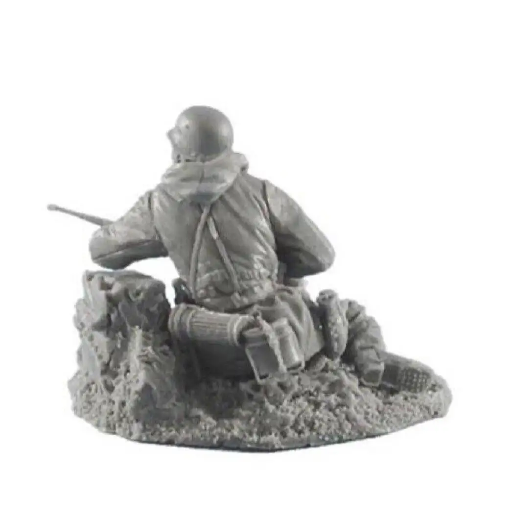 1/35 Resin Model Kit Winter German Soldier Infantryman WW2 Unpainted - Model-Fan-Store