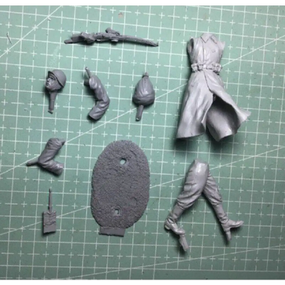 1/35 Resin Model Kit Winter Soviet Soldier Infantrymaan WW2 Unpainted - Model-Fan-Store