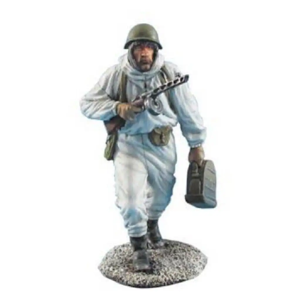 1/35 Resin Model Kit Winter Soviet Soldier Infantryman WW2 Unpainted - Model-Fan-Store