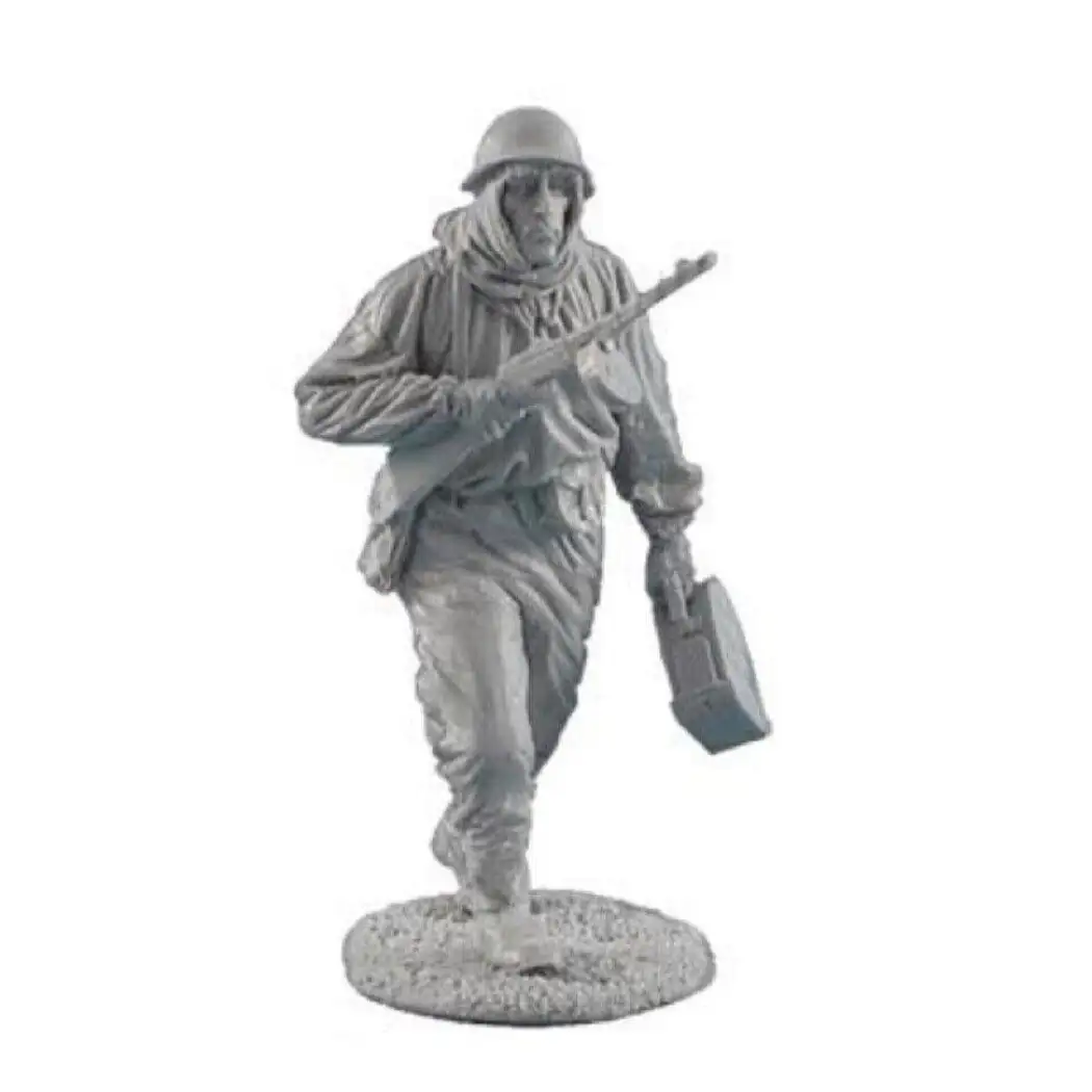 1/35 Resin Model Kit Winter Soviet Soldier Infantryman WW2 Unpainted - Model-Fan-Store