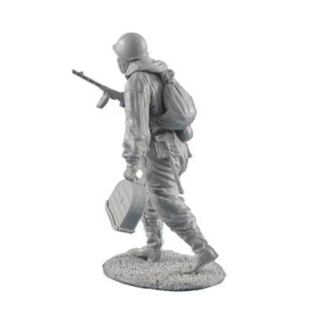 1/35 Resin Model Kit Winter Soviet Soldier Infantryman WW2 Unpainted - Model-Fan-Store