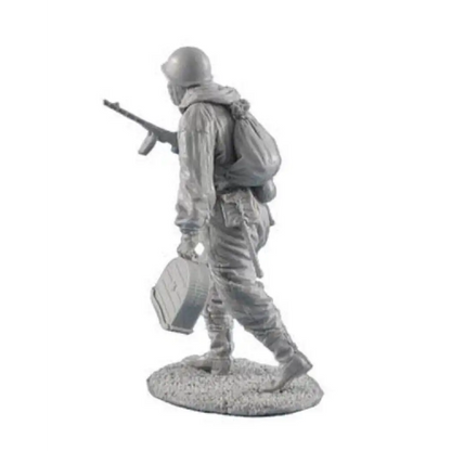 1/35 Resin Model Kit Winter Soviet Soldier Infantryman WW2 Unpainted - Model-Fan-Store