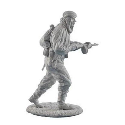 1/35 Resin Model Kit Winter Soviet Soldier Infantryman WW2 Unpainted - Model-Fan-Store