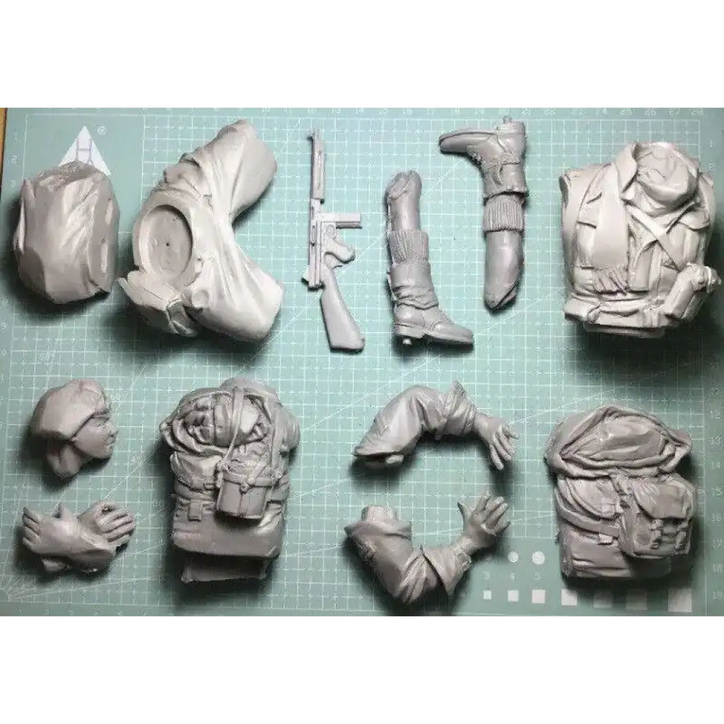 Unpainted Model Kit 1/9 Resin Model Kit British Soldier Paratrooper no moto WW2 Unpainted ...