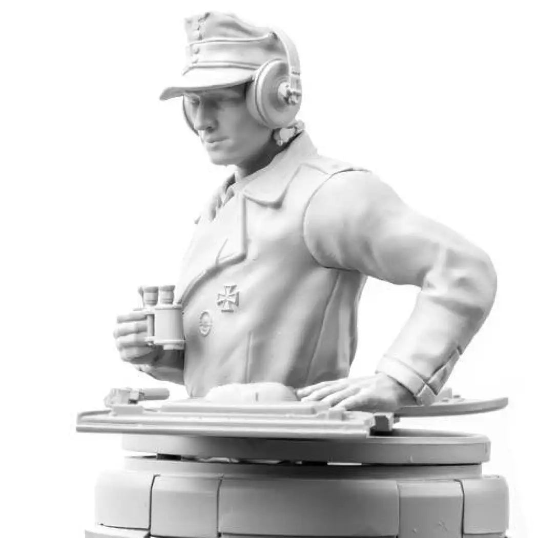 thumbnail image 2 of 1/16 Scale WWII German SS Tank Commander - Resin Figure Model Kit (Unpainted) 2 of 4