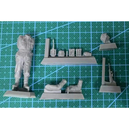 1/35 Resin Model Kit German Soldier Infantryman WW2 Unpainted - Model-Fan-Store