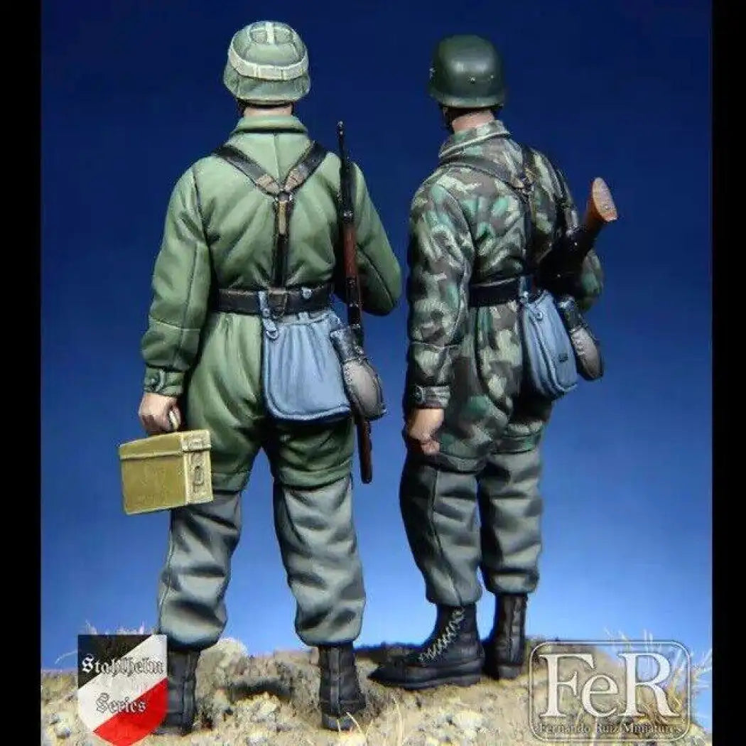 1/35 Resin Model Kit German Soldiers Paratroopers WW2 Unpainted - Model-Fan-Store