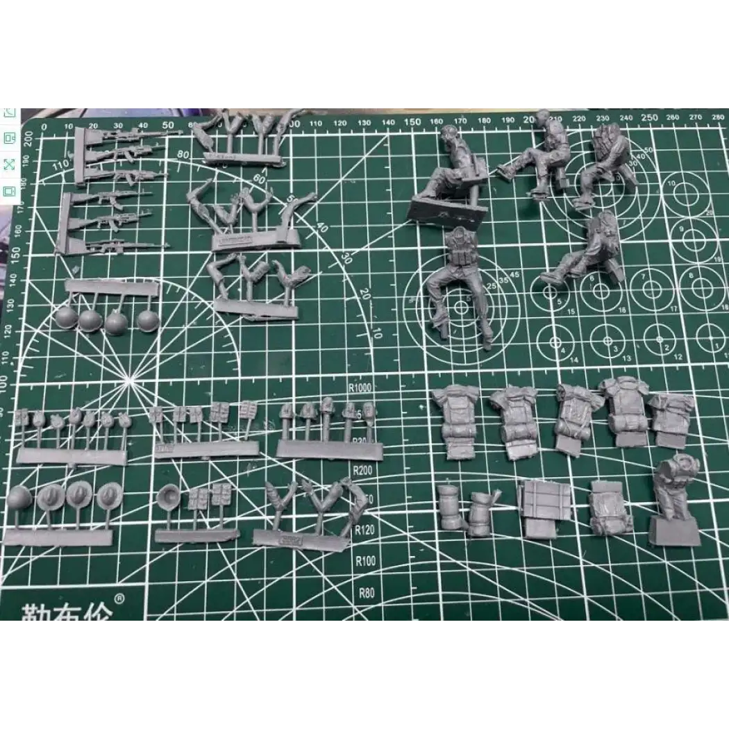 1/35 Resin Model Kit Soviet Soldiers Special Forces 1980 Unpainted - Model-Fan-Store