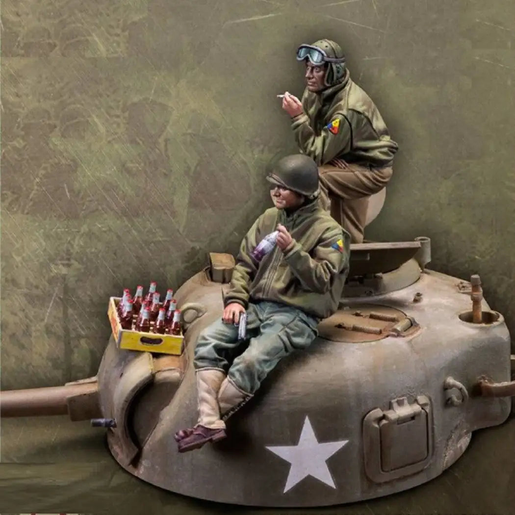 1/35 Resin Model Kit US Soldiers Tank Crew + tank & cola WW2 Unpainted - Model-Fan-Store