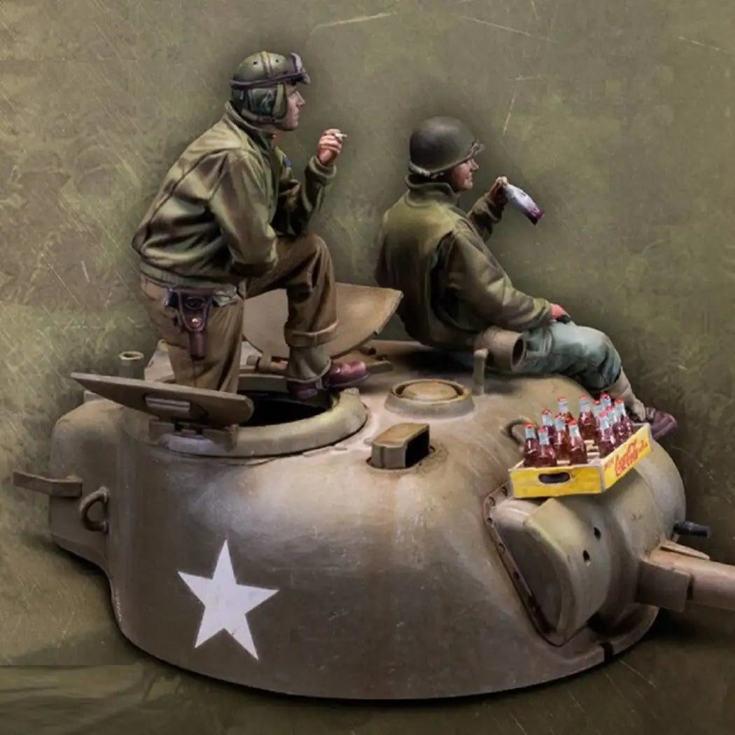 1/35 Resin Model Kit US Soldiers Tank Crew + tank & cola WW2 Unpainted - Model-Fan-Store